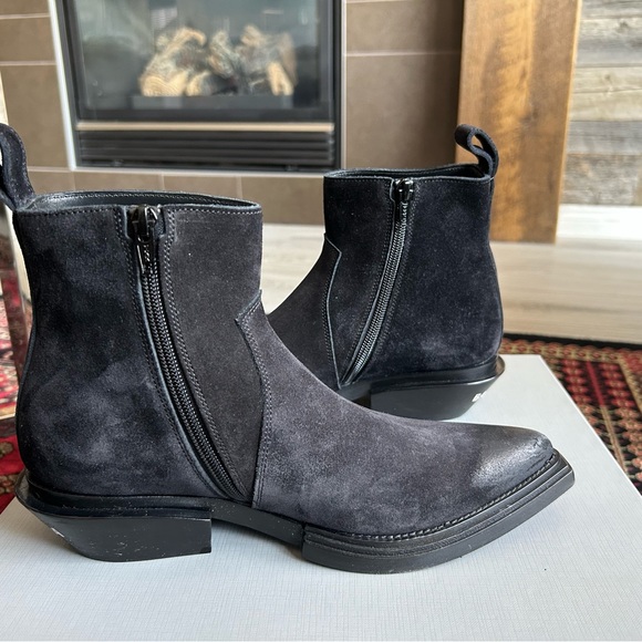 Balenciaga Santiag Suede Western Boots - Picture 5 of 6